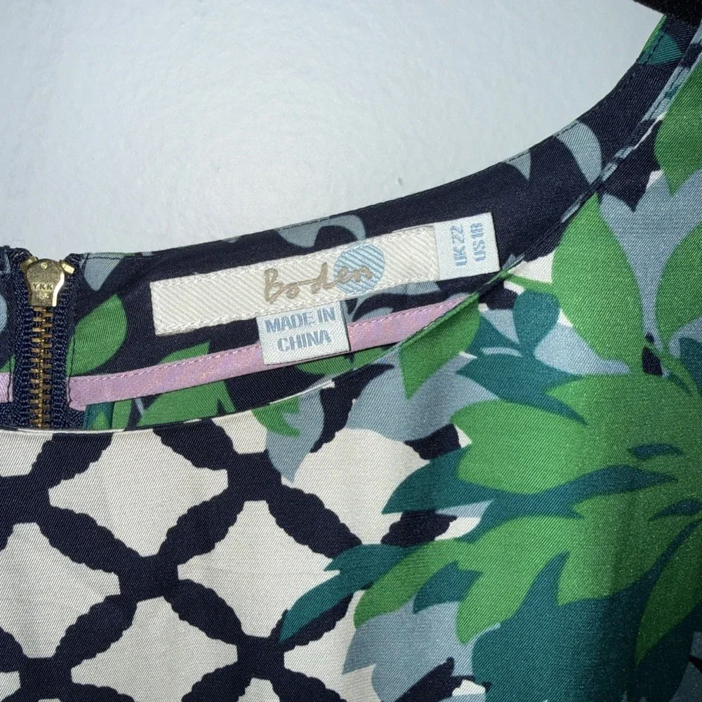 Boden Elisa top short sleeve silk blend‎ back zips up blue green ivory, size 18